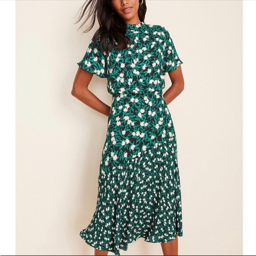Ann Taylor Green Mixed Floral Blouson Midi Dress. Sz 8.